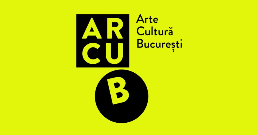 Elevi participând la un proiect educațional în școală Elevi participând la un proiect educațional în școală